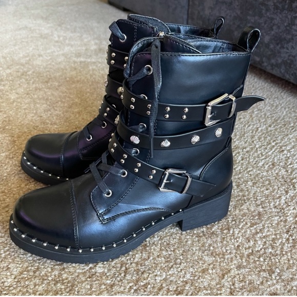 Boots - Picture 1 of 5